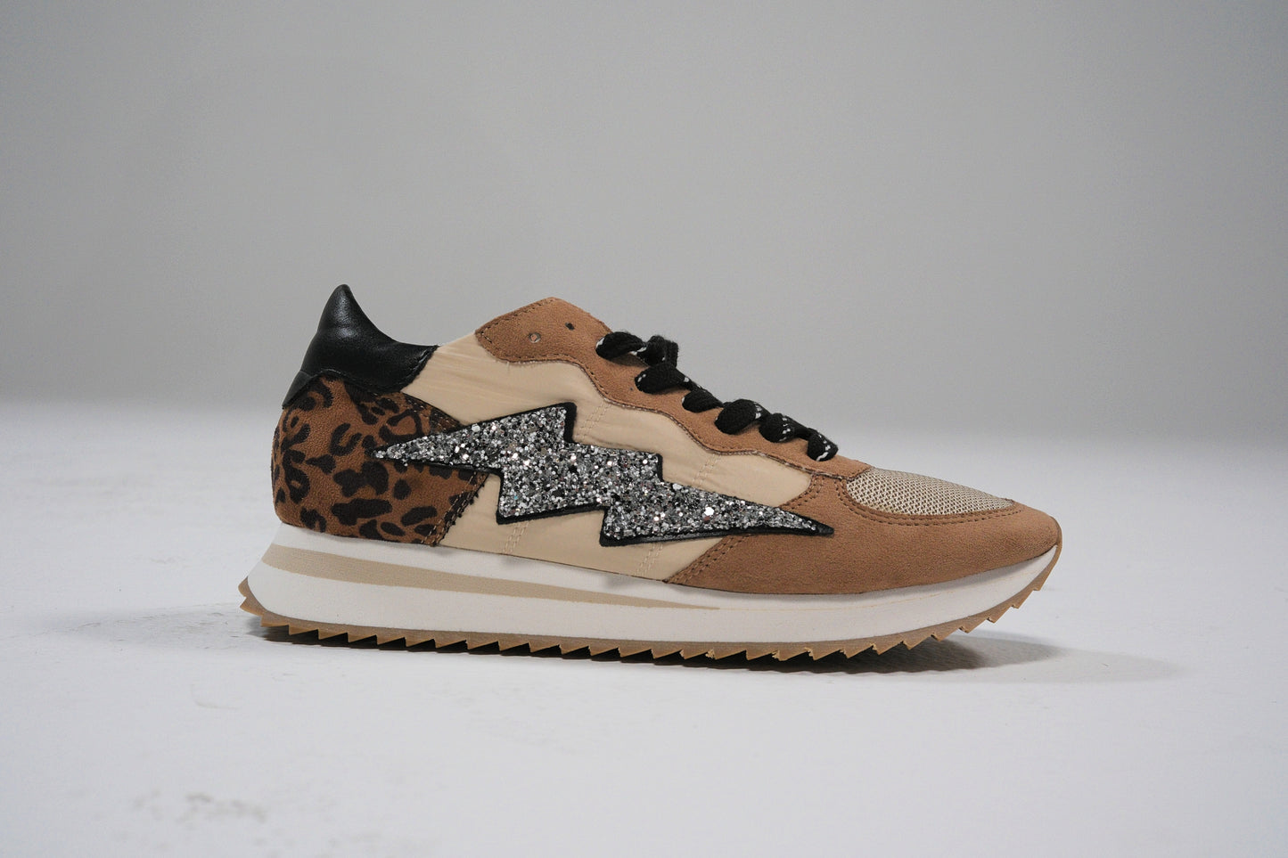 Zapatillas deportivas beige y camel con detalle animal print