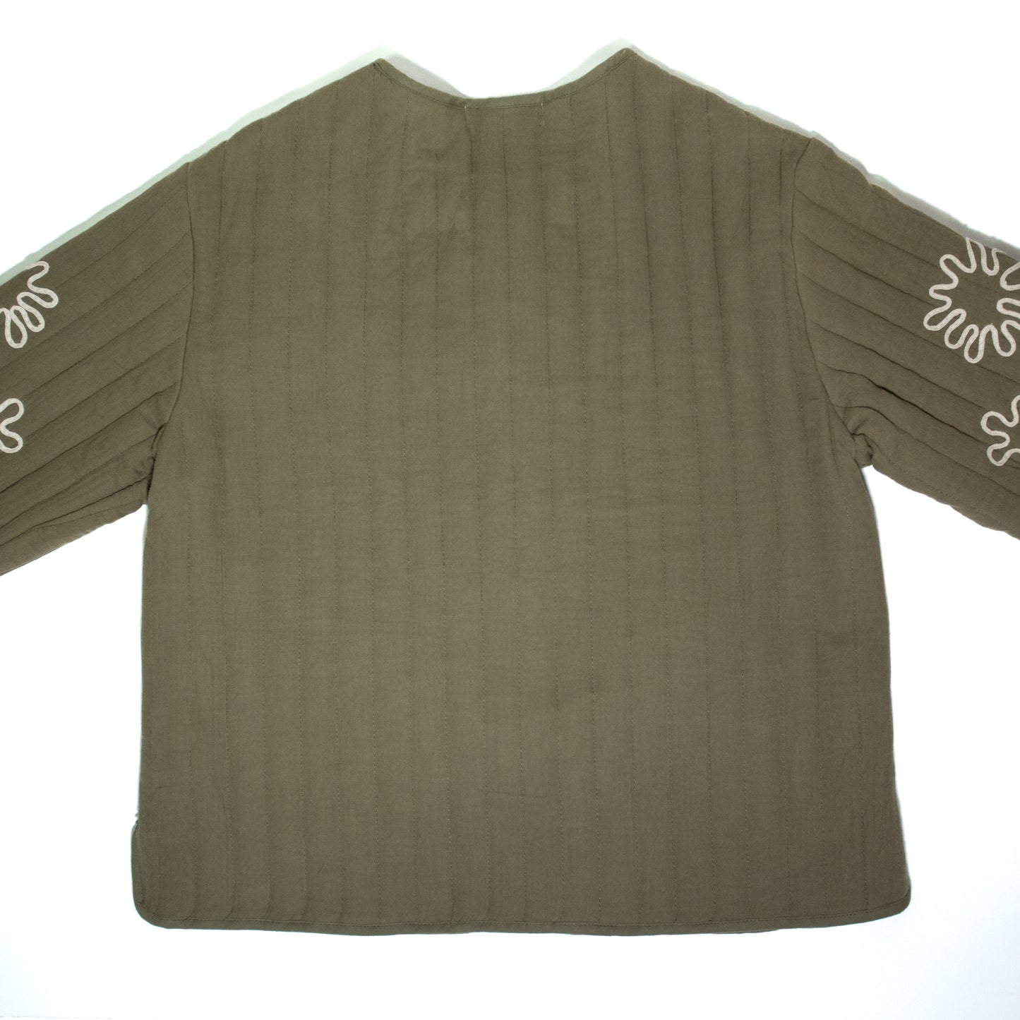 Chaqueta bordada verde oliva con diseño floral