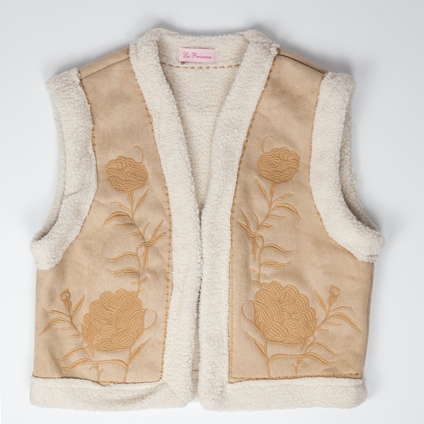 Chaleco borreguito beige con bordado floral