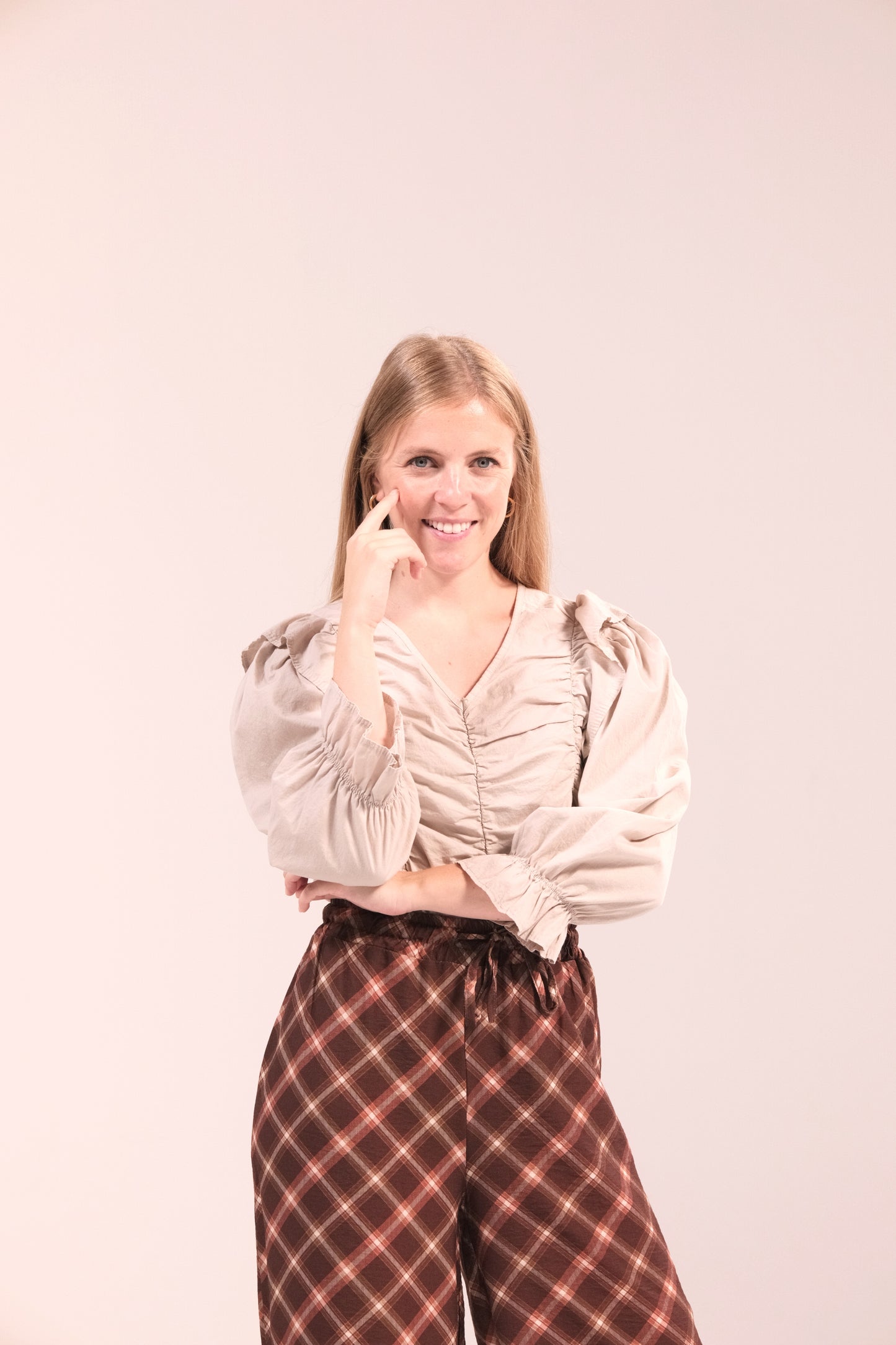Blusa con volantes y frunces