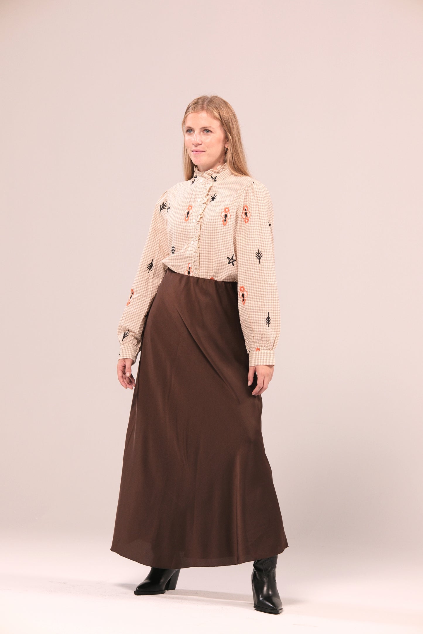 Falda midi satinada