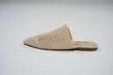 Mules tejidos en color beige de punta fina