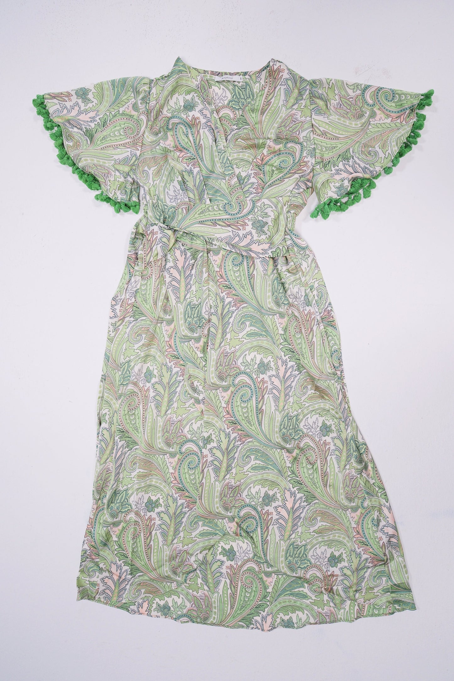 Vestido cruzado largo estampado paisley en tonos verdes