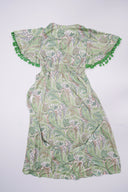 Vestido cruzado largo estampado paisley en tonos verdes