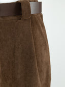 Pantalón de pana marrón con cinturón