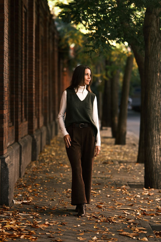 Pantalón de pana marrón con cinturón